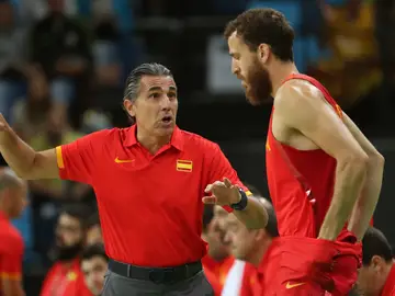 Scariolo y Sergio Rodríguez en un partido de los Juegos Olímpicos 2016 Scariolo y Sergio Rodríguez en un partido de los Juegos Olímpicos 2016