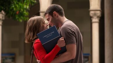 ¡Primer avance de 'A través del mar'! Clara Galle y Julio Peña vuelven con más pasión que en la primera