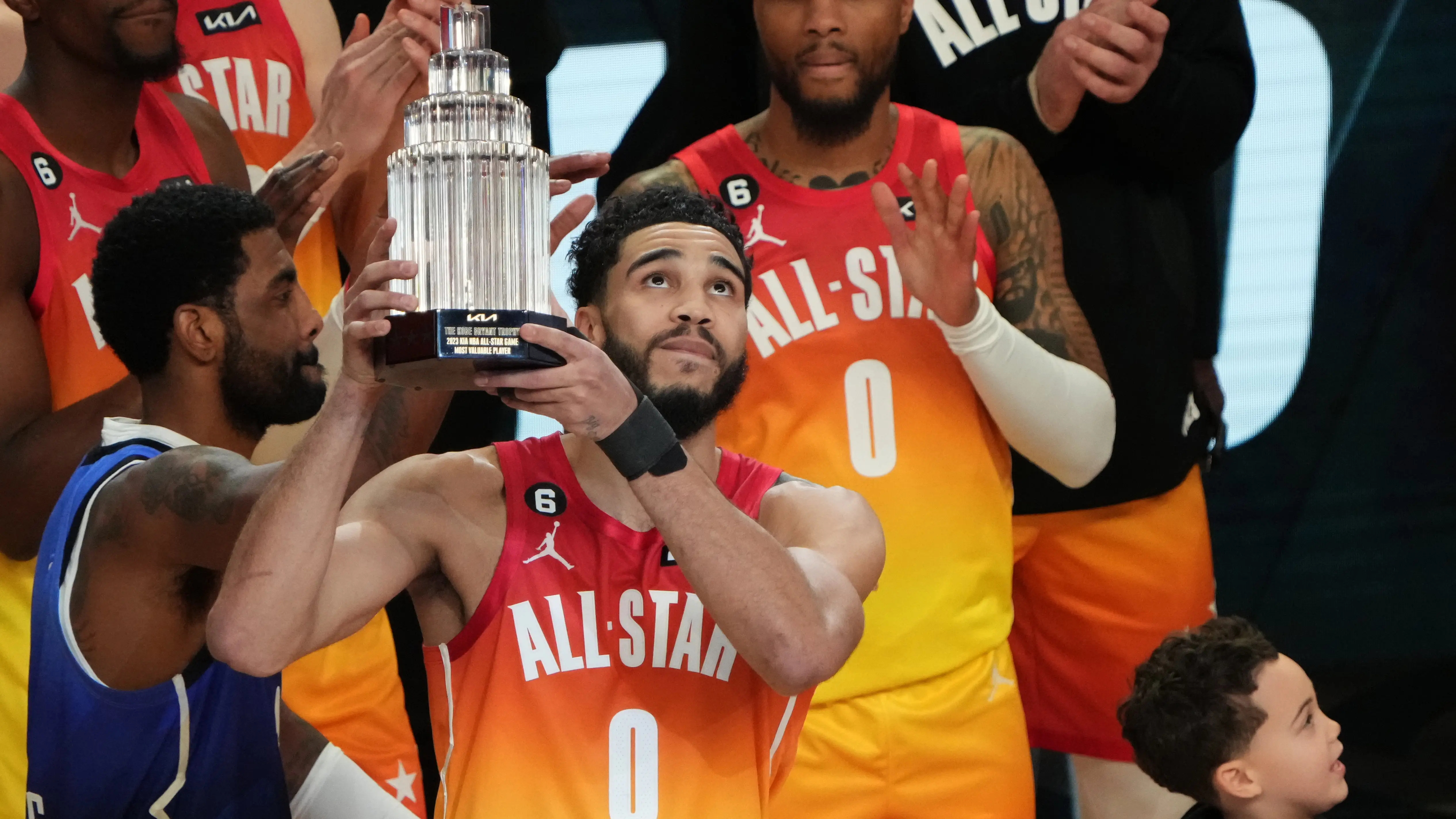 Jayson Tatum alza el Premio Kobe Bryant como MVP del All-Star 2023