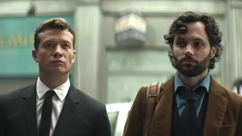 Rhys y Joe en 'You' Rhys y Joe en 'You'