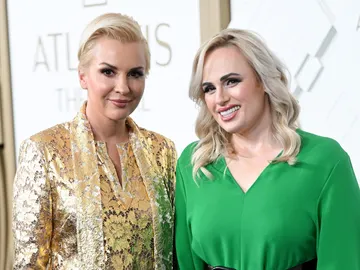 Rebel Wilson y su prometida Ramona Agruma Rebel Wilson y su prometida Ramona Agruma