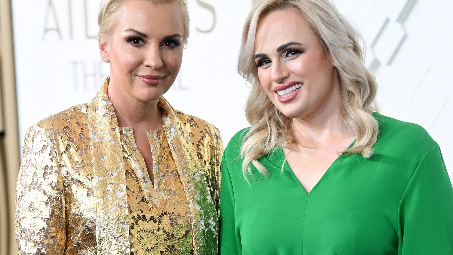 Rebel Wilson y su prometida Ramona Agruma Rebel Wilson y su prometida Ramona Agruma