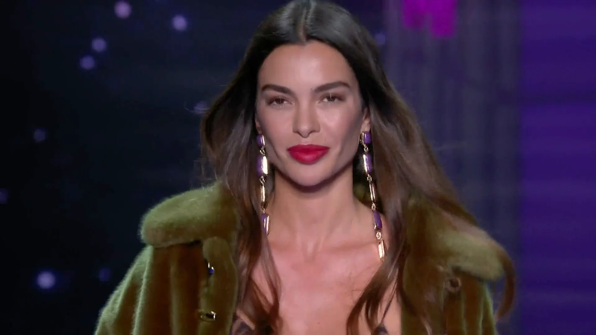 Joana Sanz coge las riendas de su vida y recupera la sonrisa con los aplausos en la Madrid Fashion Week Joana Sanz coge las riendas de su vida y recupera la sonrisa con los aplausos en la Madrid Fashion Week