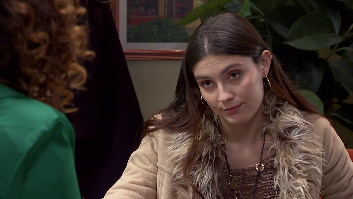 Andrea se sincera con su madre sobre la situación de Alberto: “Su familia no es lo que parece” Andrea se sincera con su madre sobre la situación de Alberto: “Su familia no es lo que parece”