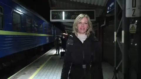 Susanna Griso llega a Ucrania. Susanna Griso llega a Ucrania.