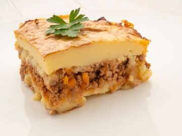 La receta que triunfa de Argui&ntilde;ano: pastel de patata y carne a la bolo&ntilde;esa