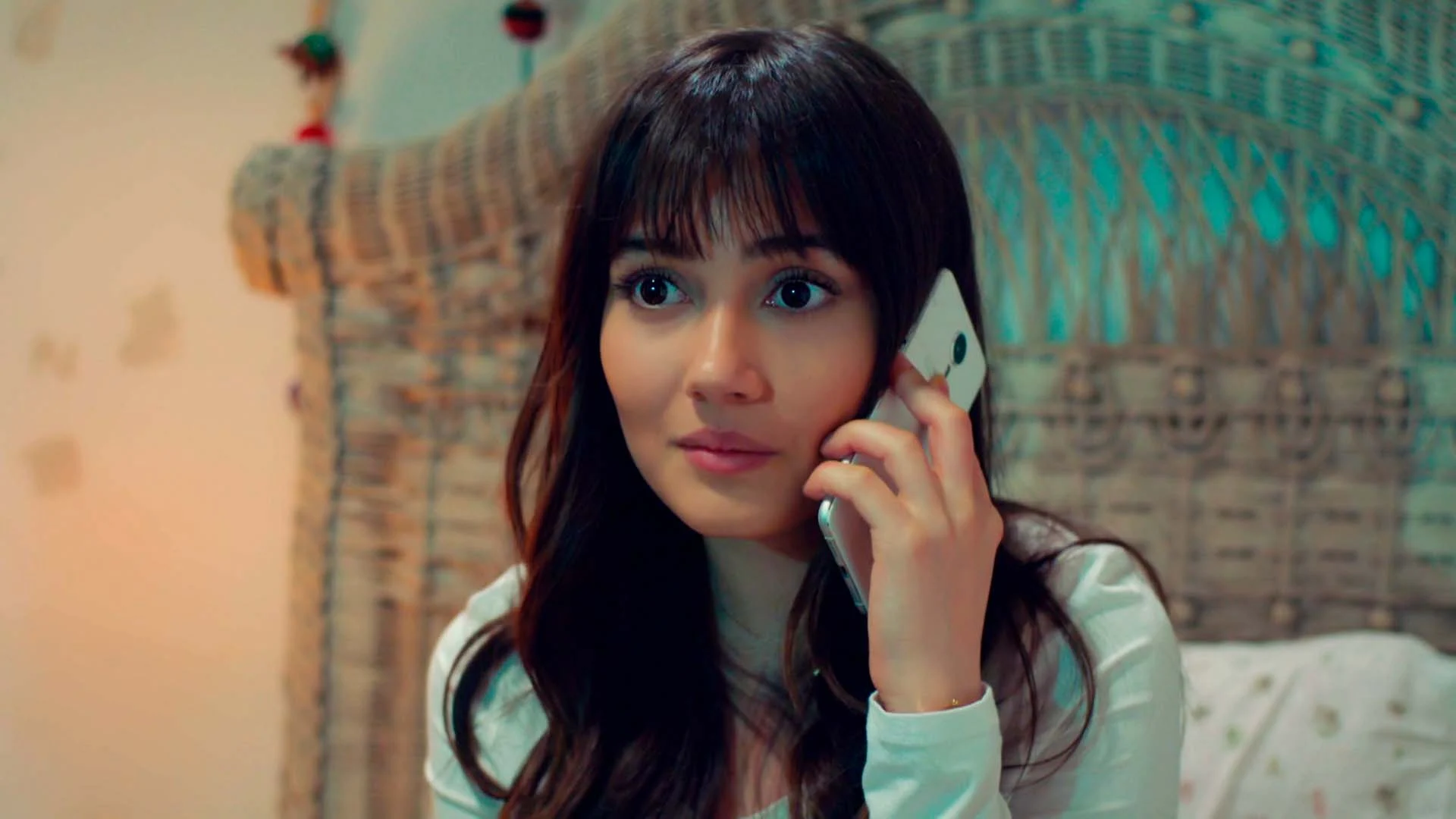 Alihan le pide disculpas a Zeynep a "su manera" Alihan le pide disculpas a Zeynep a "su manera"