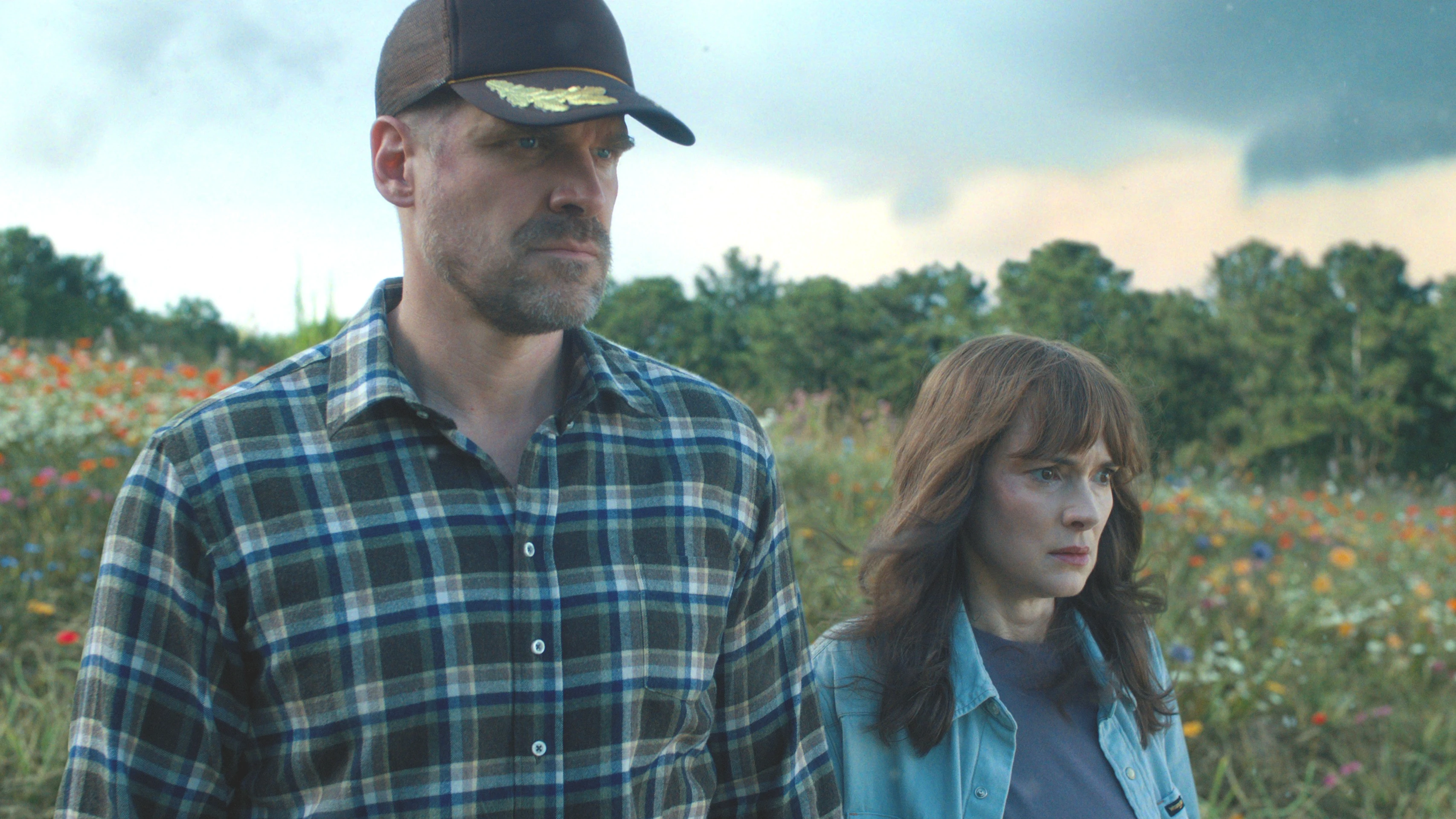 David Harbour y Winona Ryder en 'Stranger Things' David Harbour y Winona Ryder en 'Stranger Things'