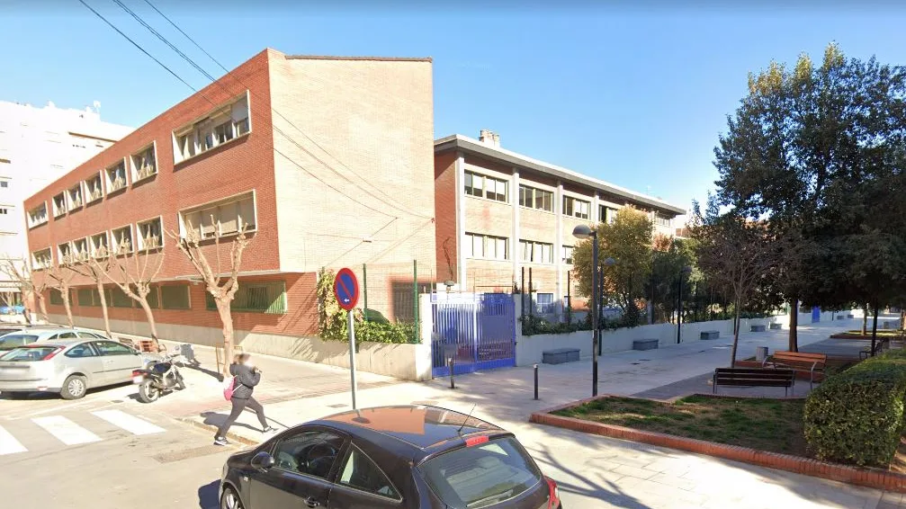 Fachada del IES La Moreria Fachada del IES La Moreria