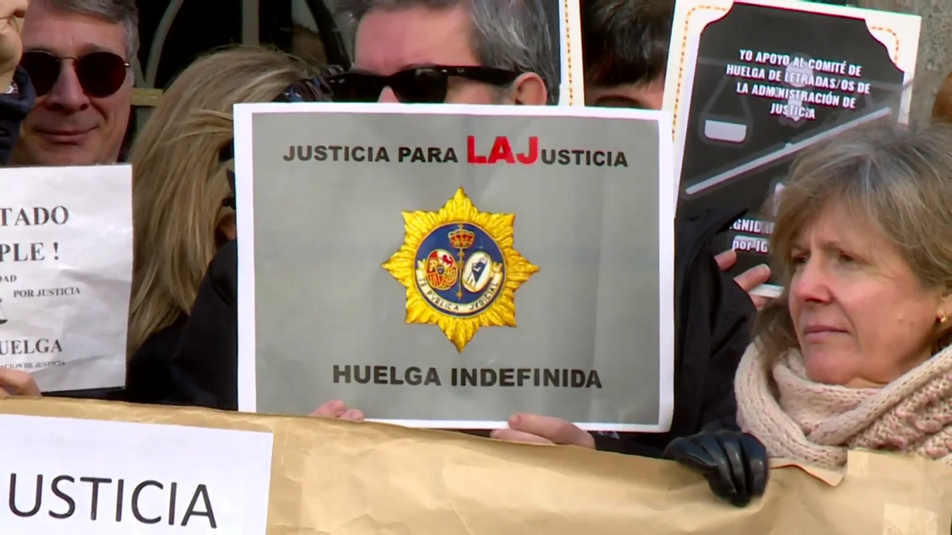 Concentraci&oacute;n de letrados ante el Ministerio de Justicia