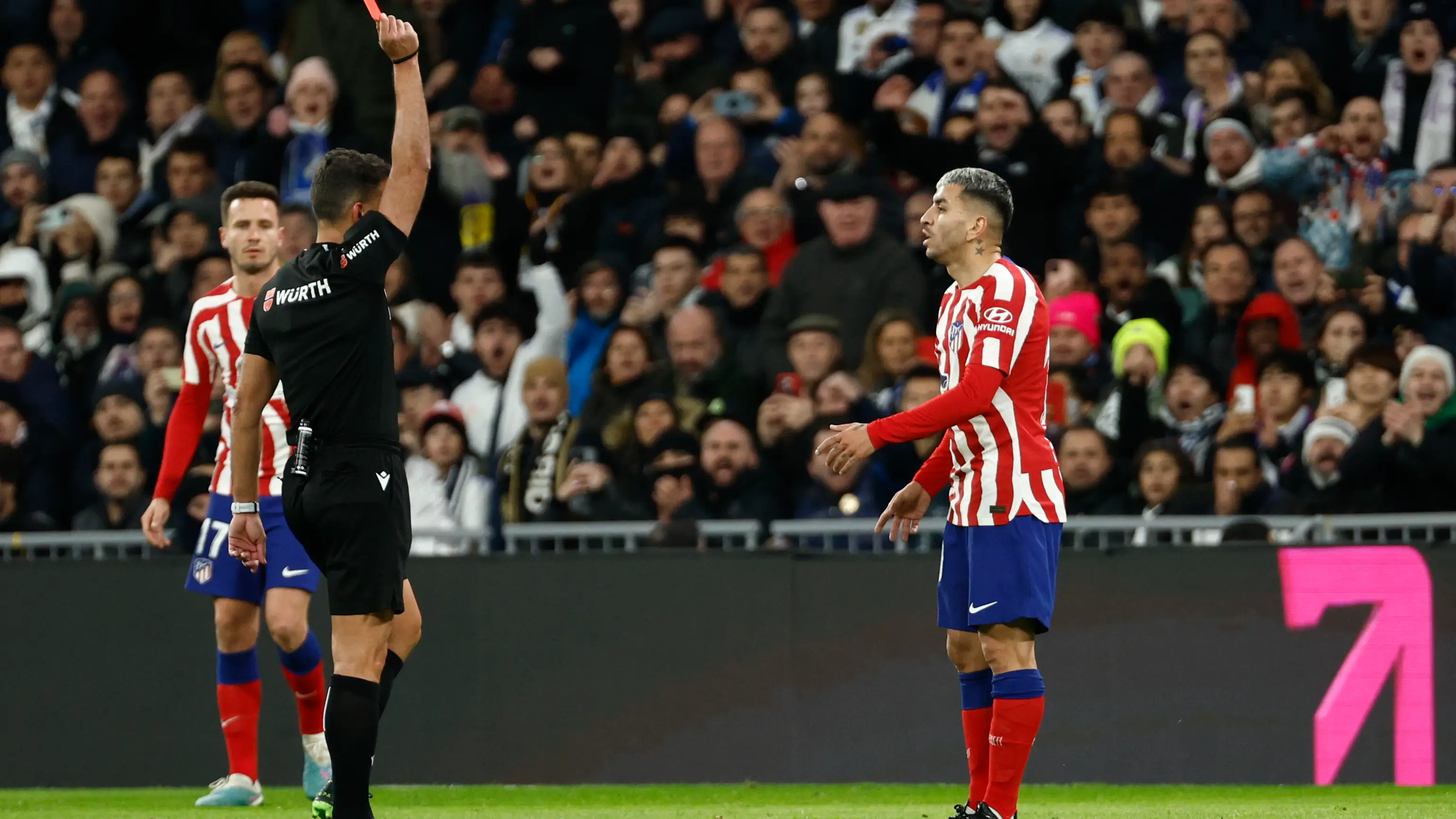 Gil Manzano expulsa a Correa en el Santiago Bernab&eacute;u