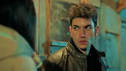 ¡La obsesión de Tolga por Cemile llega al límite!: "Te quiero tanto que no puedo permitir que me dejes" ¡La obsesión de Tolga por Cemile llega al límite!: "Te quiero tanto que no puedo permitir que me dejes"