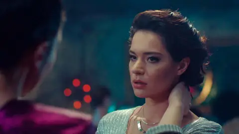 ¡Ender le pone la zancadilla a Zehra!: quiere que parezca una alcohólica frente a todos ¡Ender le pone la zancadilla a Zehra!: quiere que parezca una alcohólica frente a todos