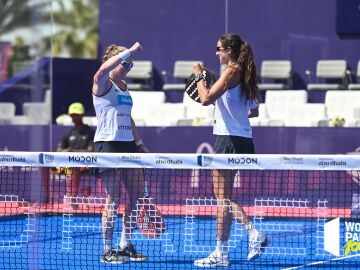 Alejandra Salazar y Gemma Triay celebran un punto en el Abu Dhabi Master 2023