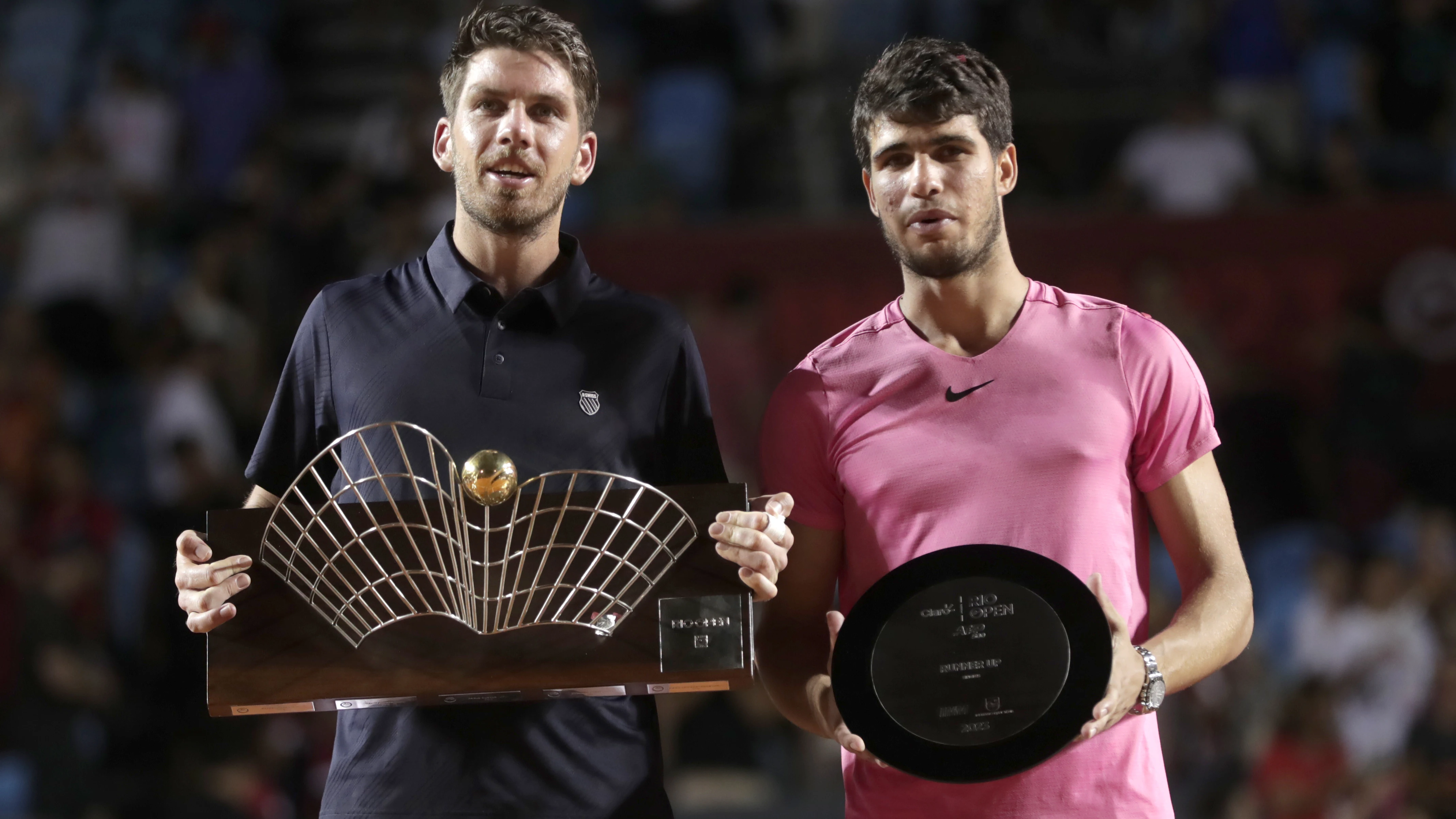 Carlos Alcaraz, junto a Cameron Norrie tras la final del Rio Open Carlos Alcaraz, junto a Cameron Norrie tras la final del Rio Open