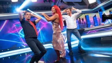 Pablo Motos y Dani Fontecha aprenden a bailar junto a Karol G: 