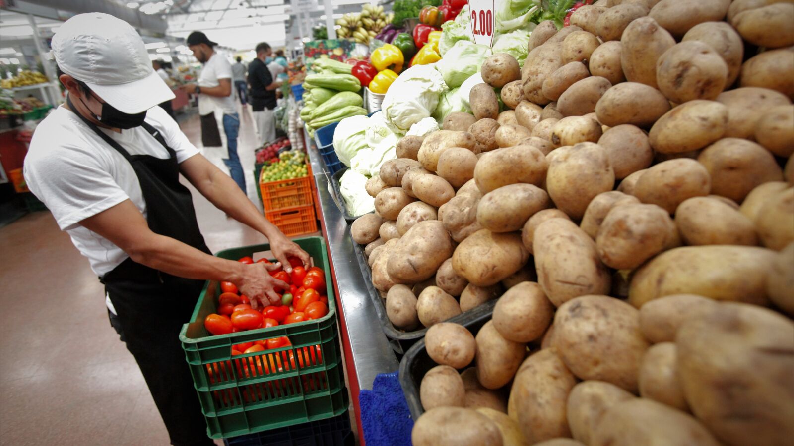 El azúcar, la mantequilla, el aceite de oliva y la leche disparan sus precios: estos son los alimentos que más se han encarecido
