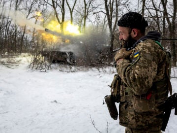 Soldados rusos defienden sus posiciones en Bajmut