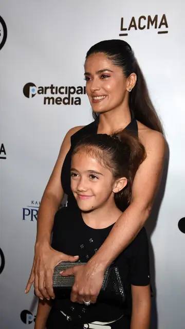 Salma Hayek con su hija Valentina cuando era pequeña Salma Hayek con su hija Valentina cuando era pequeña