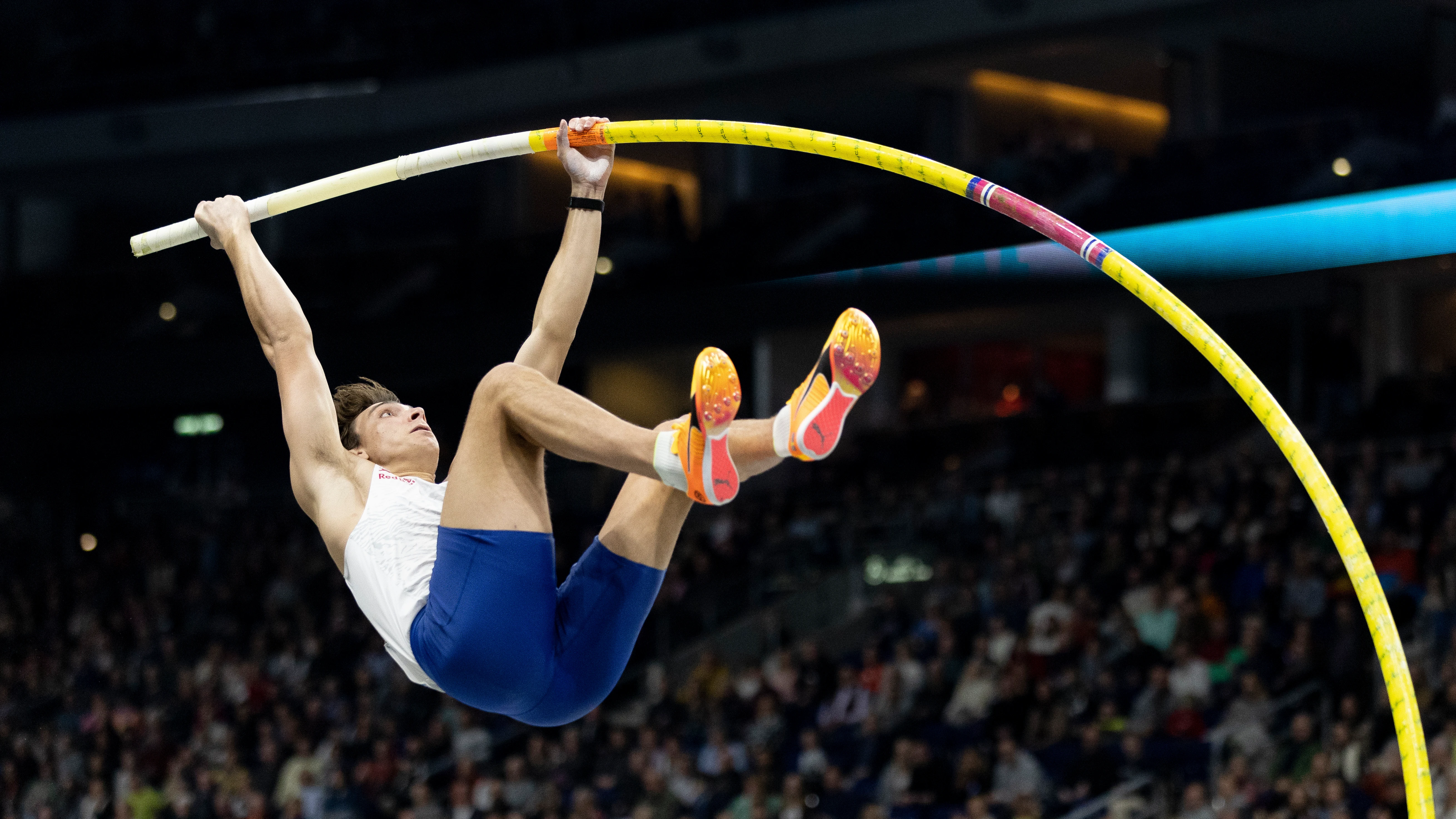 Armand Duplantis en acción Armand Duplantis en acción