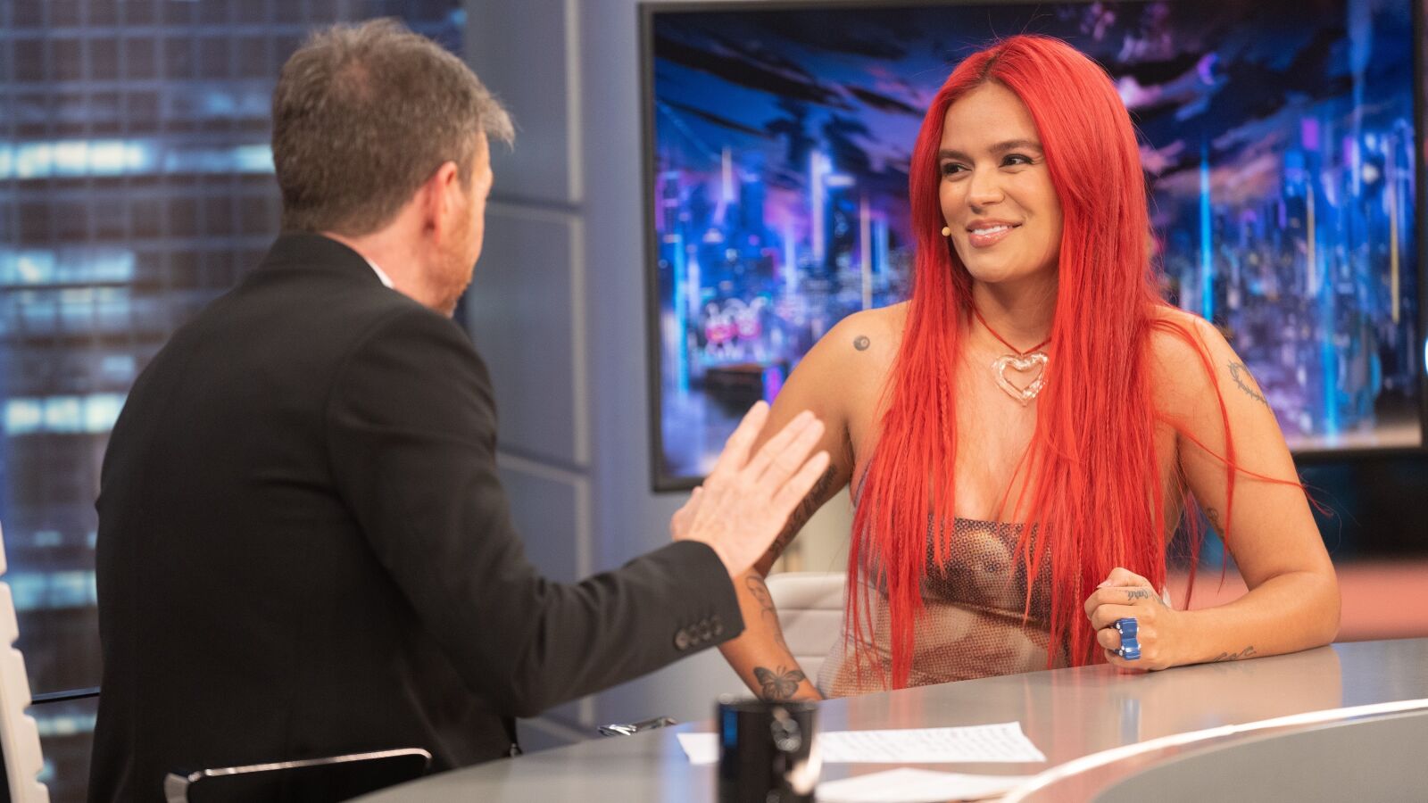 Karol G cuenta cómo surgió la colaboración 'TQG' junto a Shakira: 
