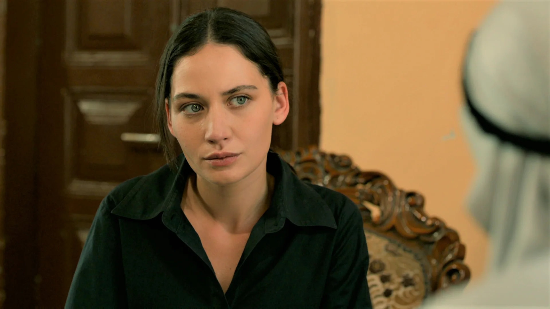Avance del próximo capítulo de ‘Tierra Amarga’: Betül y Abdülkadir planean su fuga a París Avance del próximo capítulo de ‘Tierra Amarga’: Betül y Abdülkadir planean su fuga a París