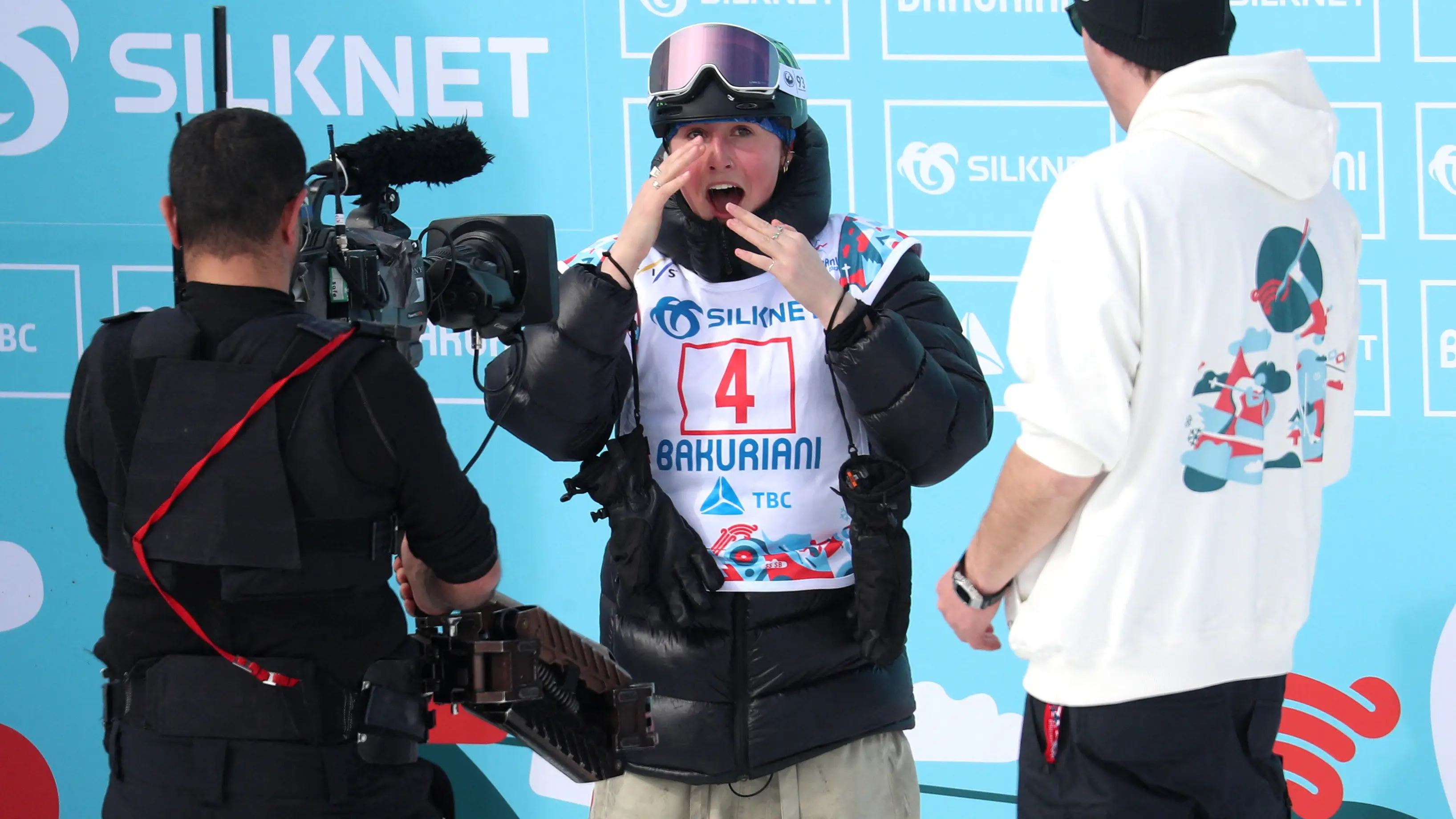 Mia Brookes, emocionada tras su actuación en la final de slopestyle en Georgia Mia Brookes, emocionada tras su actuación en la final de slopestyle en Georgia