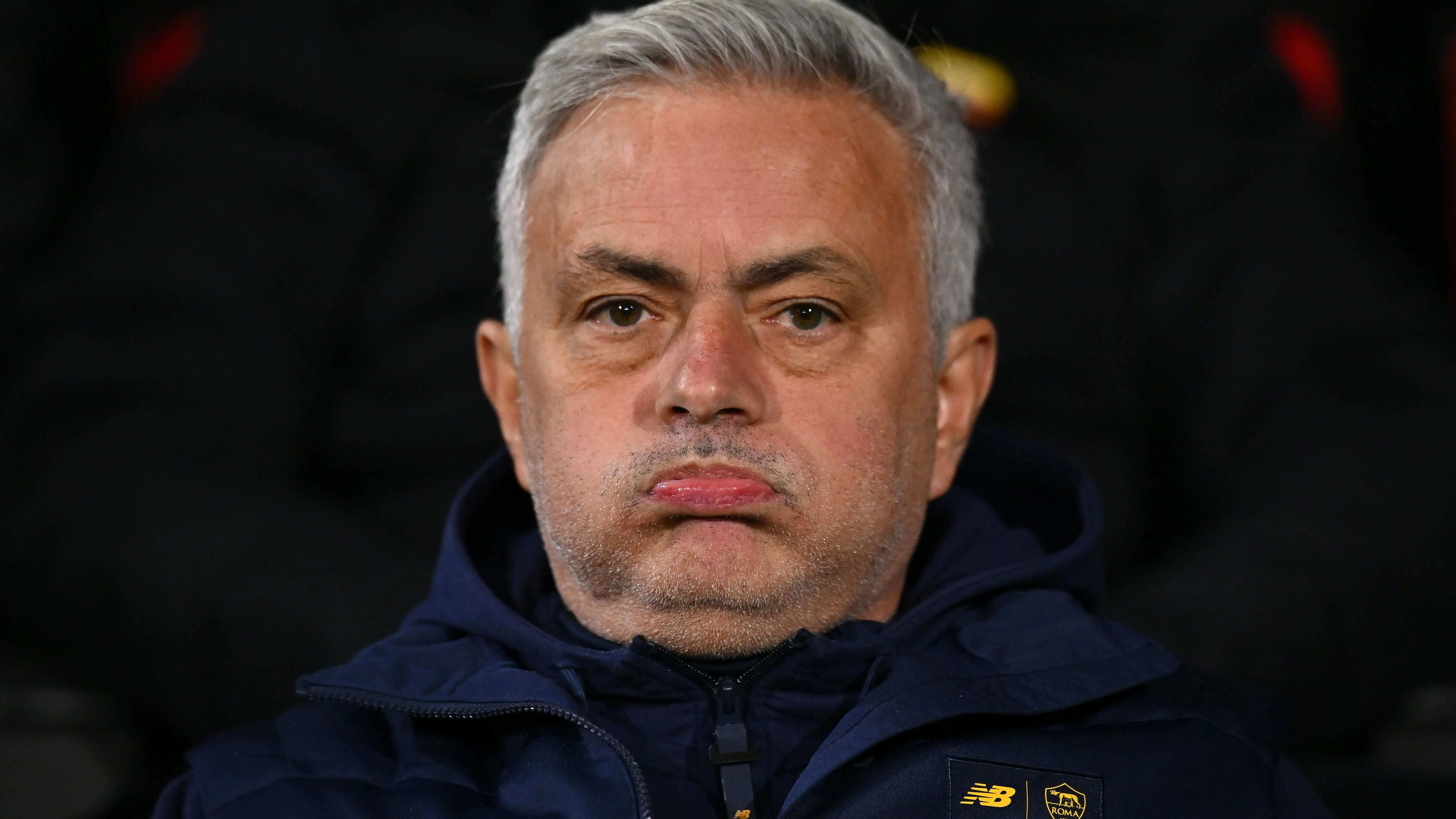Mourinho, en el banquillo durante el partido en Cremona