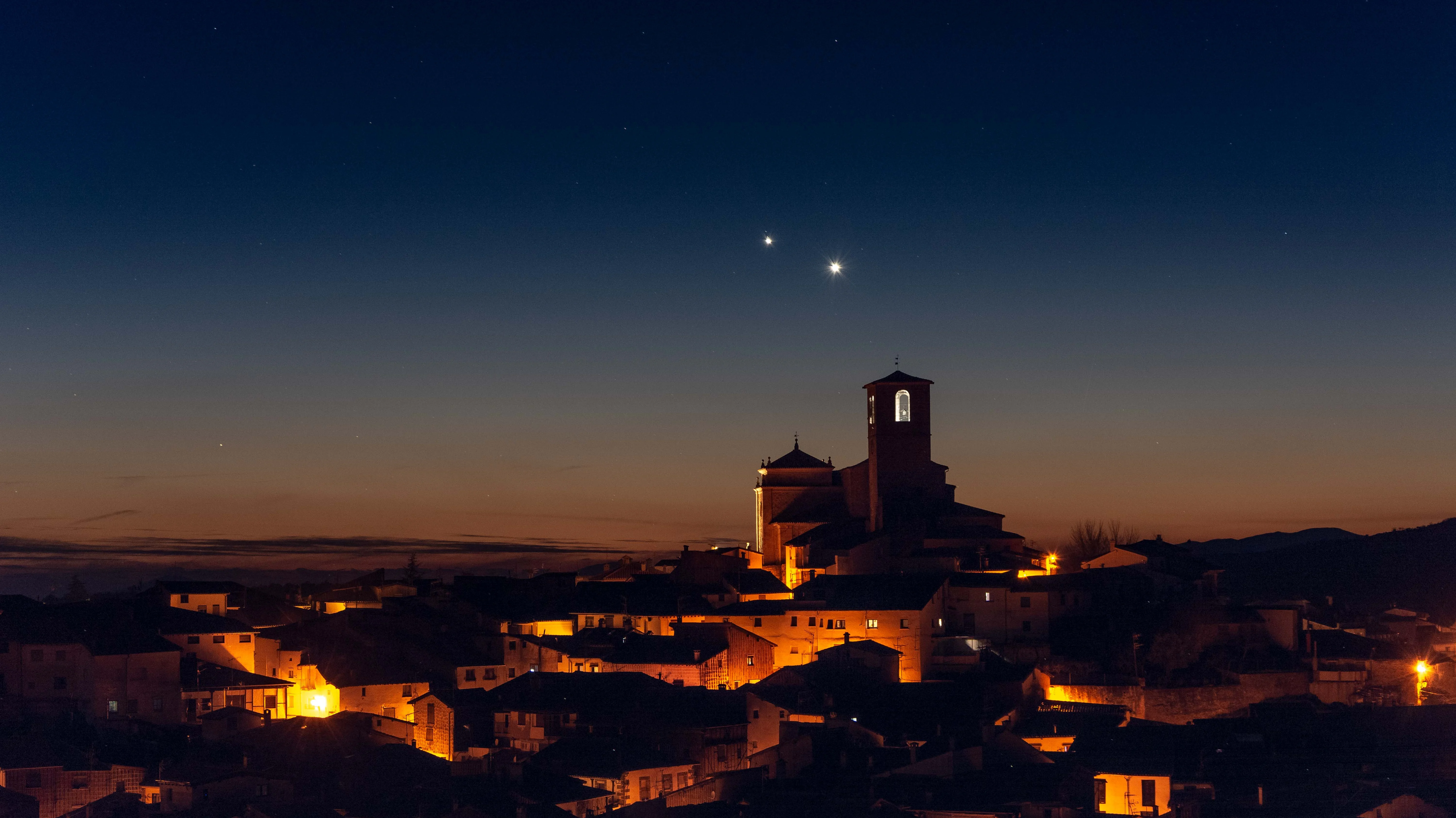 Conjunción Júpiter y Venus en Hervás, Cáceres Conjunción Júpiter y Venus en Hervás, Cáceres