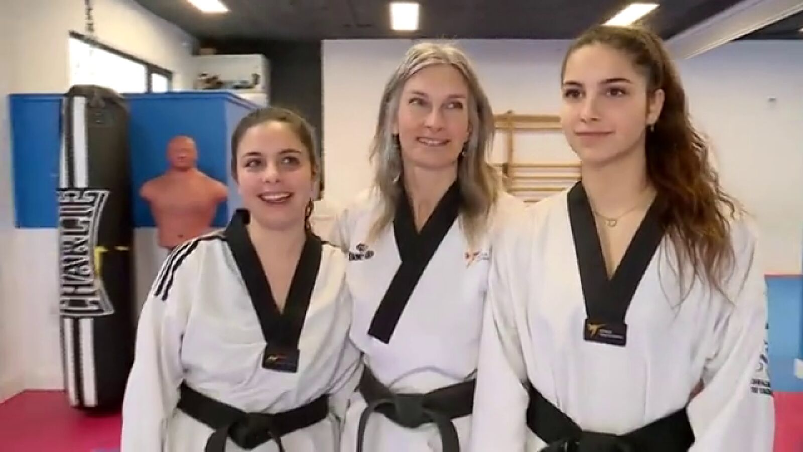 Helena García sigue los pasos de su madre y hermana y se corona campeona de España de taekwondo