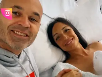 Andrés Iniesta da la bienvenida en redes sociales a Olympia, su quinta hija: “Qué afortunada eres" Andrés Iniesta da la bienvenida en redes sociales a Olympia, su quinta hija: “Qué afortunada eres"