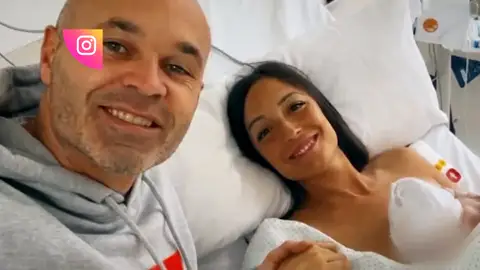Andrés Iniesta da la bienvenida en redes sociales a Olympia, su quinta hija: “Qué afortunada eres" Andrés Iniesta da la bienvenida en redes sociales a Olympia, su quinta hija: “Qué afortunada eres"