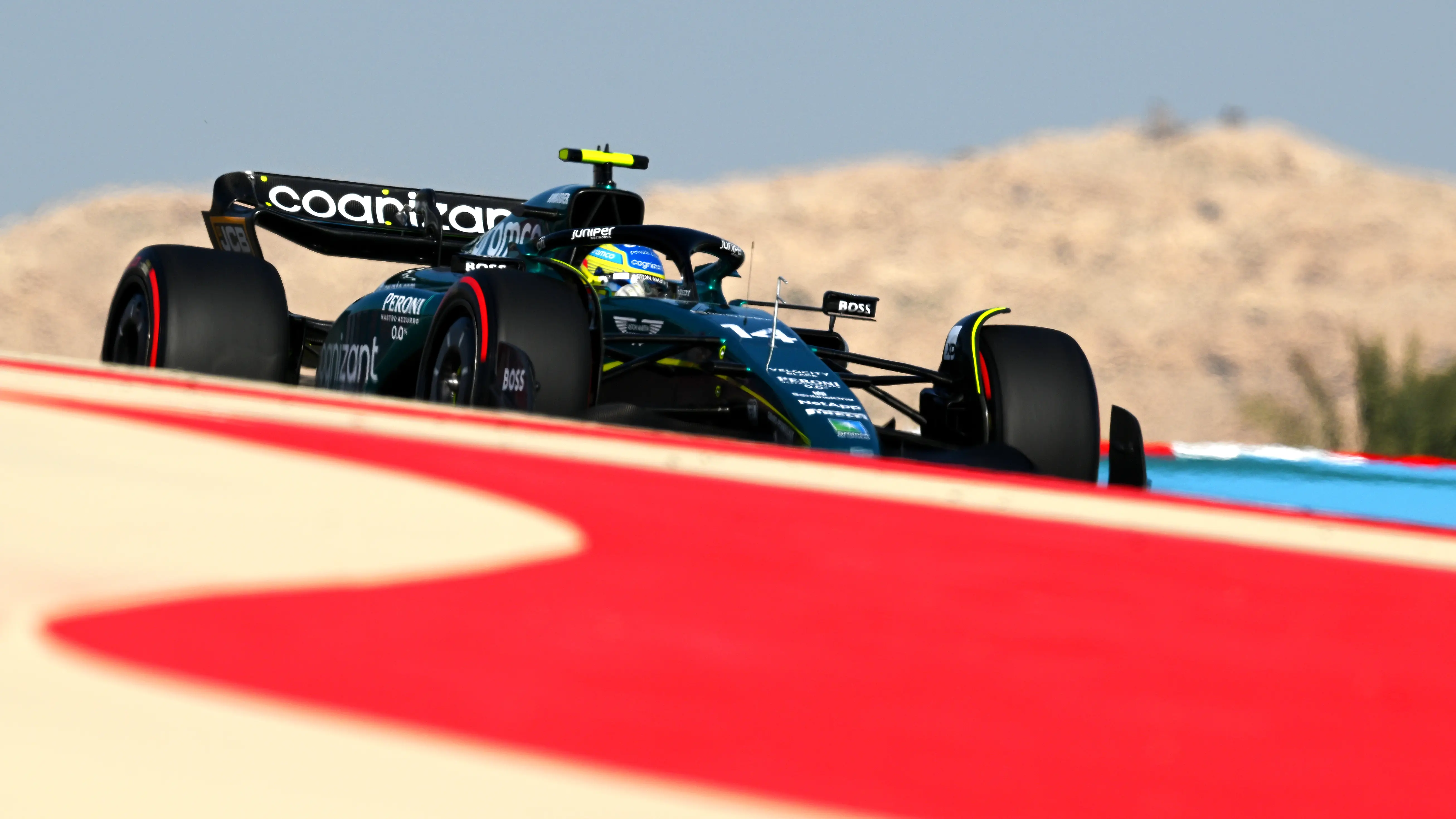 Fernando Alonso, durante los Libres en Sakhir