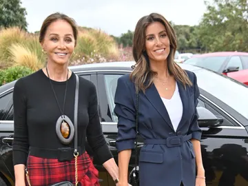 Ana Boyer con su madre Isabel Preysler Ana Boyer con su madre Isabel Preysler