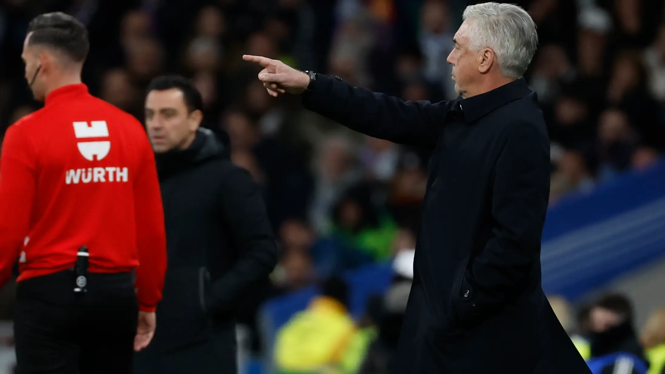 Carlo Ancelotti, durante el Clásico de Copa del Rey en el Santiago Bernabéu Carlo Ancelotti, durante el Clásico de Copa del Rey en el Santiago Bernabéu