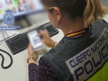 Una agente de la policía 
