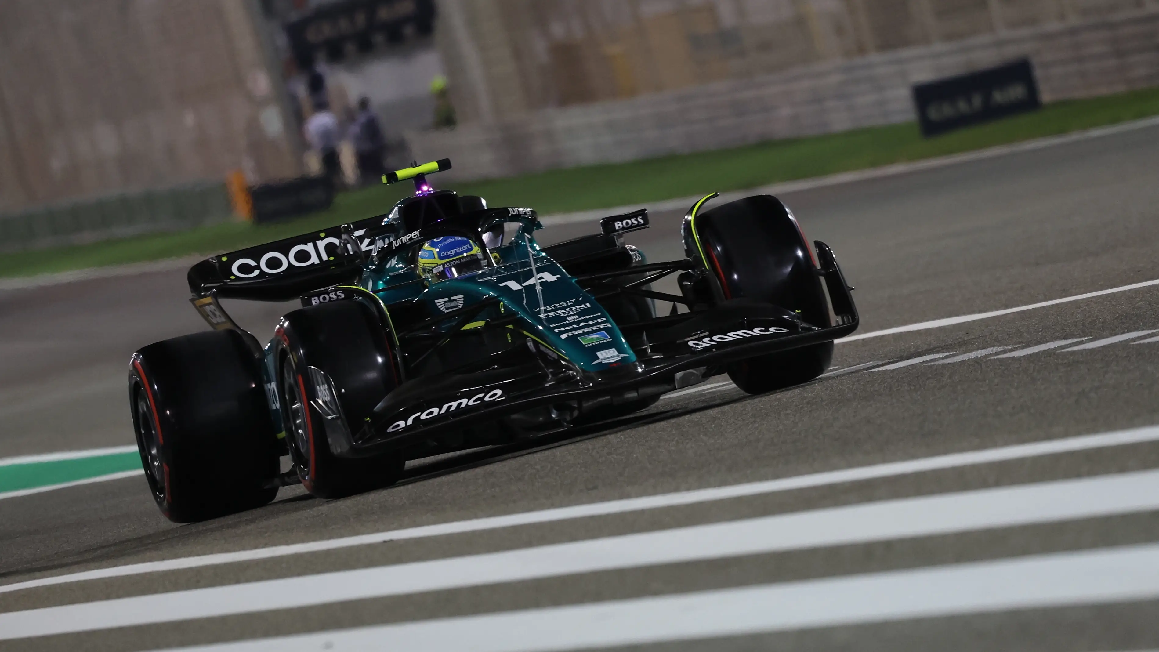 El Aston Martin de Fernando Alonso en la clasificación del GP de Bahréin El Aston Martin de Fernando Alonso en la clasificación del GP de Bahréin