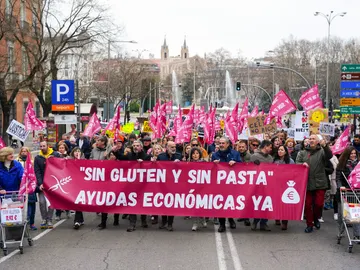 Manifestación en Madrid por el encarecimiento de los productos sin gluten Manifestación en Madrid por el encarecimiento de los productos sin gluten