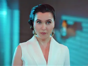 Ender irrumpe la cena de Halit con su familia… ¡Para hablarles de Yildiz! Ender irrumpe la cena de Halit con su familia… ¡Para hablarles de Yildiz!