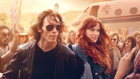 Riley Keough y Sam Claflin en 'Daisy Jones and the Six'