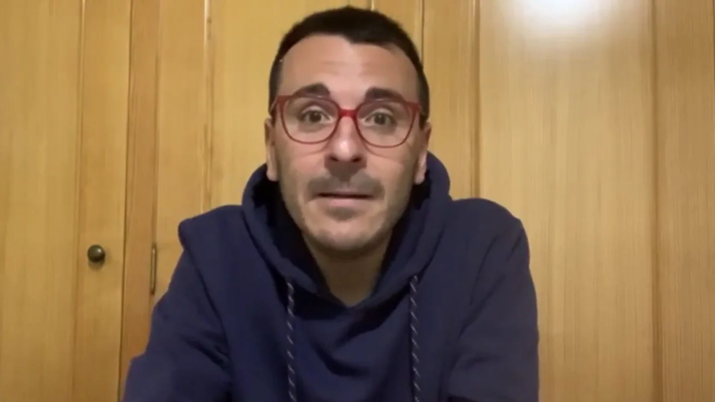 Joan ha tenido que esperar 27 meses para homologar su título Joan ha tenido que esperar 27 meses para homologar su título