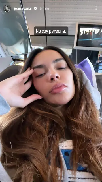 Joana Sanz en el tren Joana Sanz en el tren