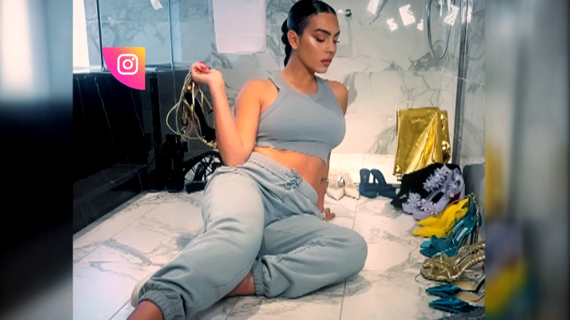 Georgina luce deslumbrante en ch&aacute;ndal y demuestra que comodidad y estilo pueden ir de la mano
