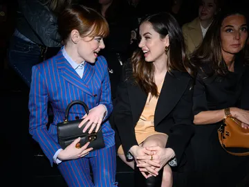Emma Stone y Ana de Armas en el desfile de Louis Vuitton en la Semana de la Moda de París Emma Stone y Ana de Armas en el desfile de Louis Vuitton en la Semana de la Moda de París