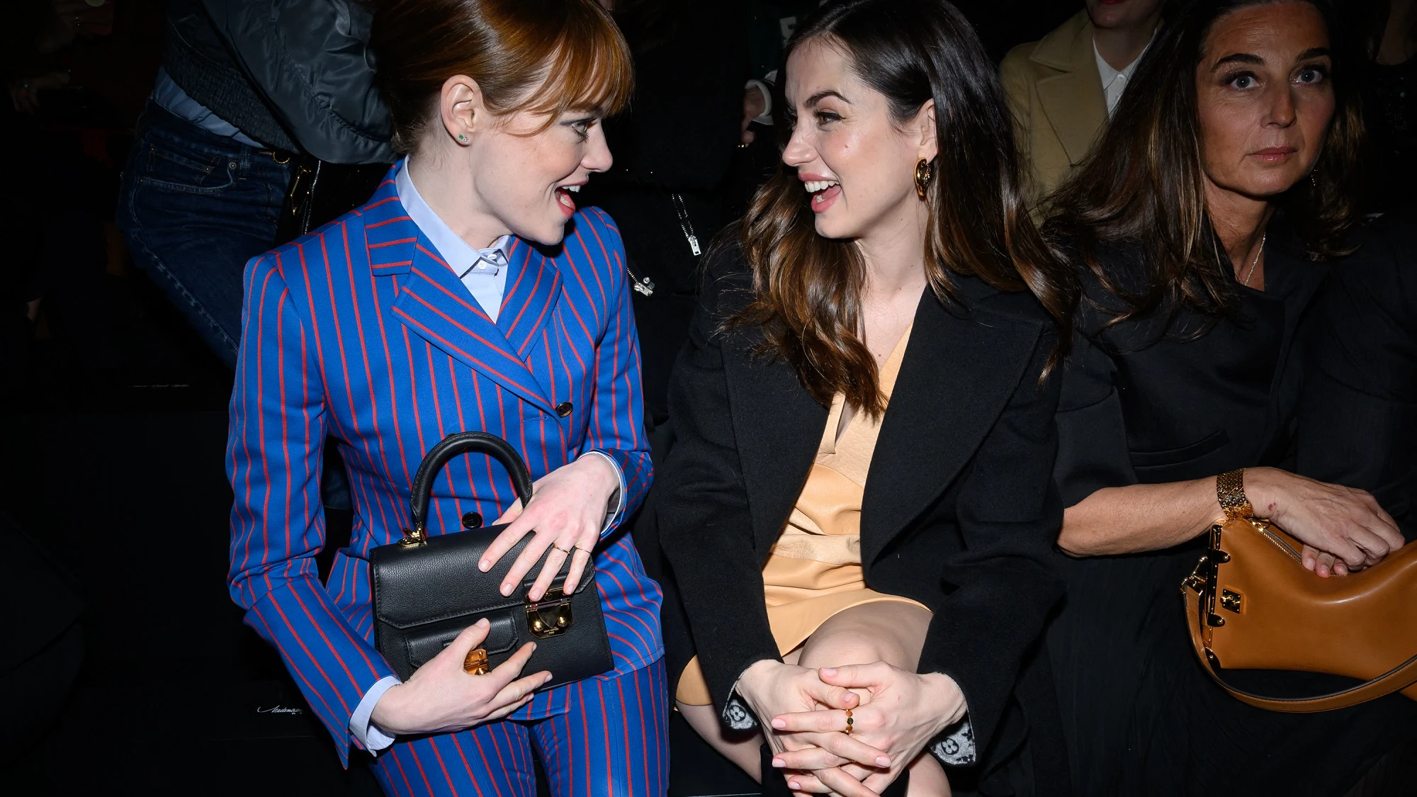 Emma Stone y Ana de Armas en el desfile de Louis Vuitton en la Semana de la Moda de París Emma Stone y Ana de Armas en el desfile de Louis Vuitton en la Semana de la Moda de París