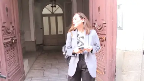 Tamara Falcó huye cuando le preguntan sobre las duras declaraciones que han hecho contra su madre Isabel Preysler Tamara Falcó huye cuando le preguntan sobre las duras declaraciones que han hecho contra su madre Isabel Preysler