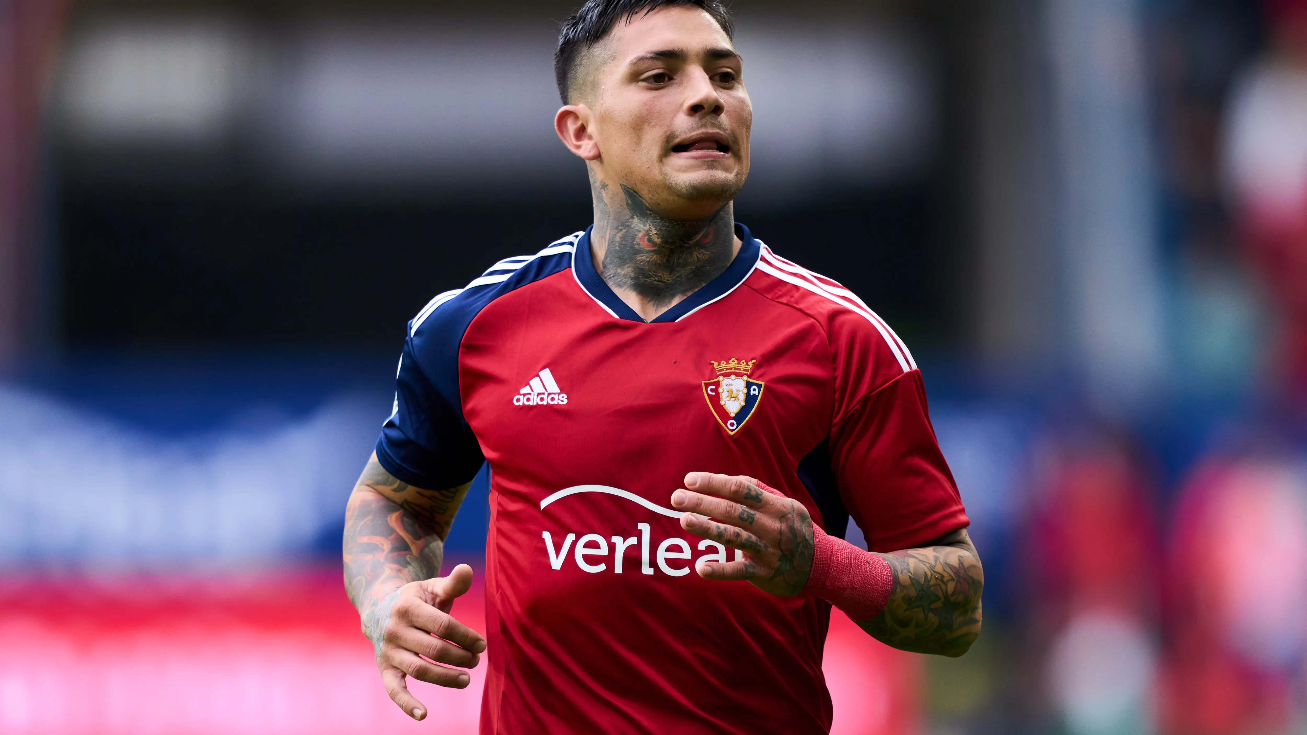 'Chimy' &Aacute;vila en un partido con Osasuna