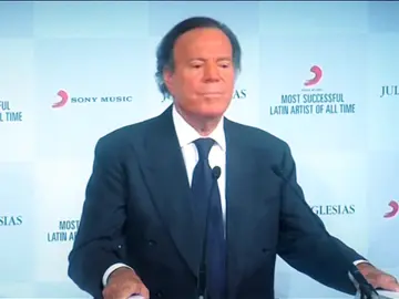 Julio Iglesias sale en defensa de Isabel Preysler: “Es injusto cómo se están comportando con ella" Julio Iglesias sale en defensa de Isabel Preysler: “Es injusto cómo se están comportando con ella"