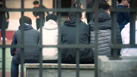 La familia de la menor de 11 años presuntamente violada, aterrorizada por las amenazas al hermano mayor La familia de la menor de 11 años presuntamente violada, aterrorizada por las amenazas al hermano mayor