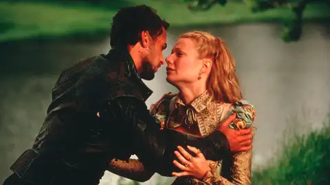 Gwyneth Paltrow y Joseph Finnes en 'Shakespeare in love' Gwyneth Paltrow y Joseph Finnes en 'Shakespeare in love'